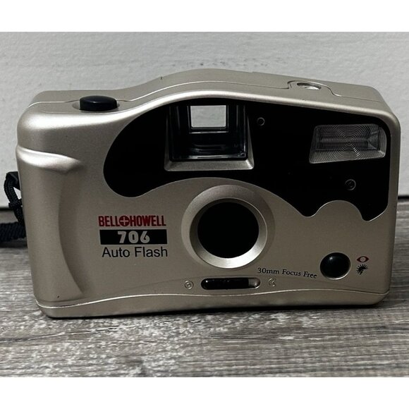 Bell and Howell 706 Film Auto Flash 30mm Focus Free Camera - Picture 1 of 7